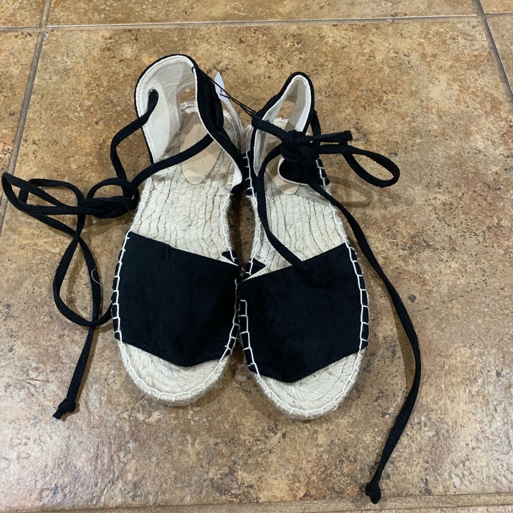 NWT Sandals